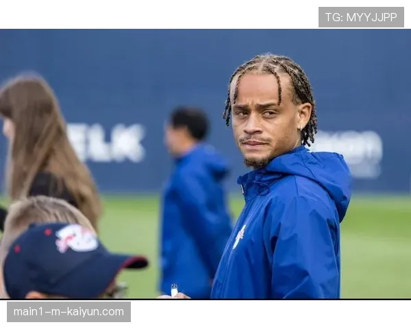 莱比锡以“加工厂”模式运营 通过球员交易如西蒙斯转手净赚4000万欧。